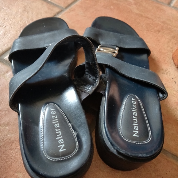 Navy Naturalizer sandals size 9 - Picture 3 of 6